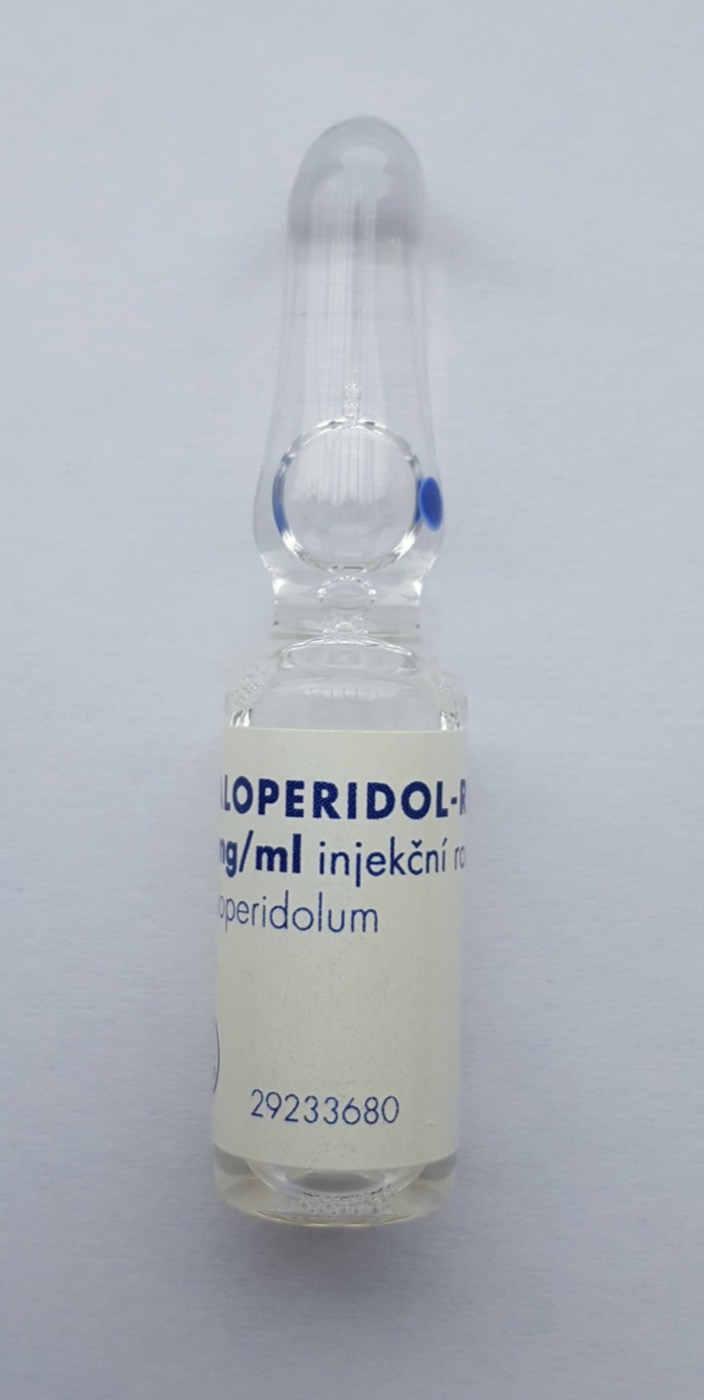 Ampola de haloperidol em solução injetável, o antipsicótico clássico do manejo emergencial da psicose puerperal.